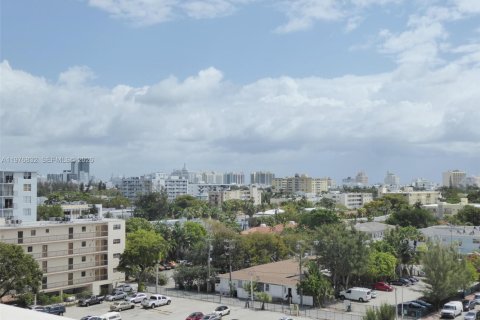 Condo in Miami Beach, Florida, 1 bedroom  № 2040711