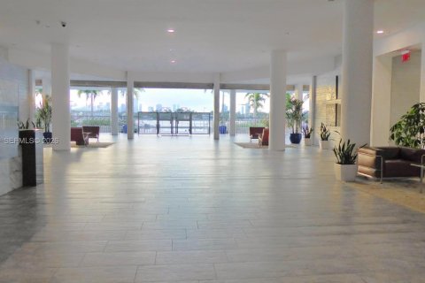 Condo in Miami Beach, Florida, 1 bedroom  № 2040711 - photo 9