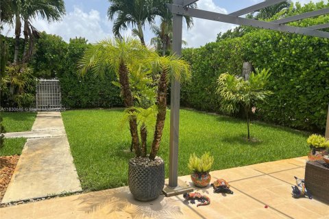 Casa en venta en Miami, Florida, 3 dormitorios, 156.45 m2 № 1806397 - foto 6