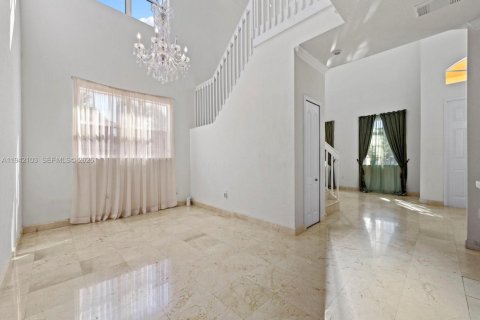 Casa en alquiler en Miami, Florida, 4 dormitorios, 282.79 m2 № 1999084 - foto 4
