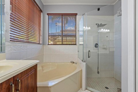 Casa en alquiler en Miami, Florida, 4 dormitorios, 282.79 m2 № 1999084 - foto 21