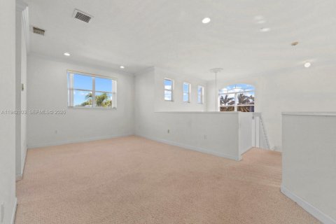 Casa en alquiler en Miami, Florida, 4 dormitorios, 282.79 m2 № 1999084 - foto 23