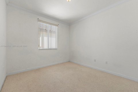 Casa en alquiler en Miami, Florida, 4 dormitorios, 282.79 m2 № 1999084 - foto 30