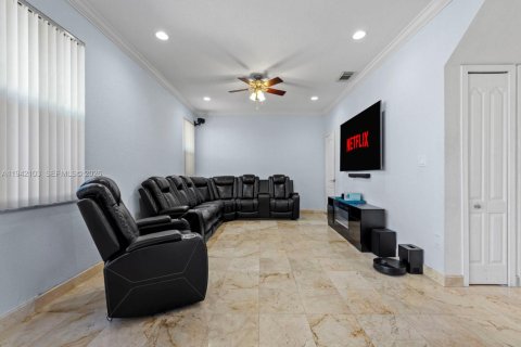 Casa en alquiler en Miami, Florida, 4 dormitorios, 282.79 m2 № 1999084 - foto 11