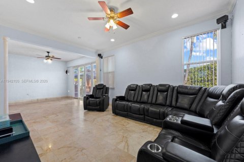 Casa en alquiler en Miami, Florida, 4 dormitorios, 282.79 m2 № 1999084 - foto 13