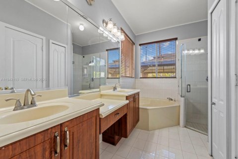 Casa en alquiler en Miami, Florida, 4 dormitorios, 282.79 m2 № 1999084 - foto 20