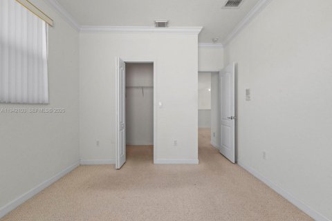 Casa en alquiler en Miami, Florida, 4 dormitorios, 282.79 m2 № 1999084 - foto 26