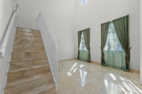 Casa en alquiler en Miami, Florida, 4 dormitorios, 282.79 m2 № 1999084 - foto 3