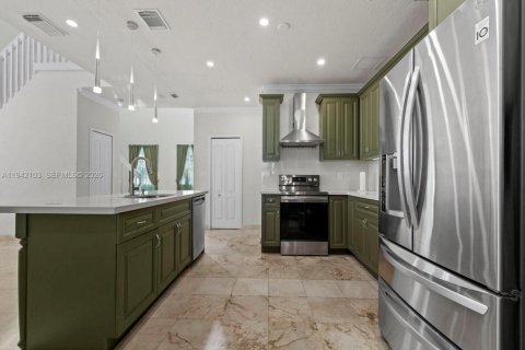 Casa en alquiler en Miami, Florida, 4 dormitorios, 282.79 m2 № 1999084 - foto 8