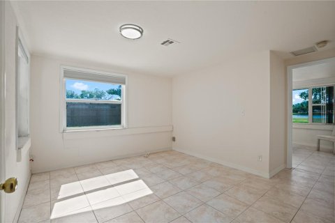 House in Saint Petersburg, Florida 3 bedrooms, 156.82 sq.m. № 1658016 - photo 24