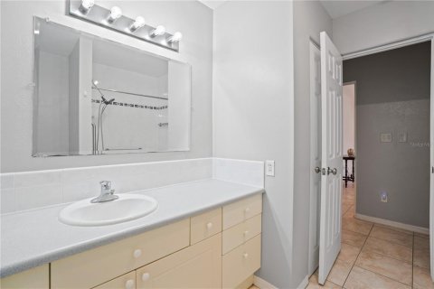 House in Saint Petersburg, Florida 3 bedrooms, 156.82 sq.m. № 1658016 - photo 26