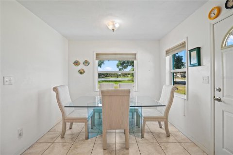 House in Saint Petersburg, Florida 3 bedrooms, 156.82 sq.m. № 1658016 - photo 17
