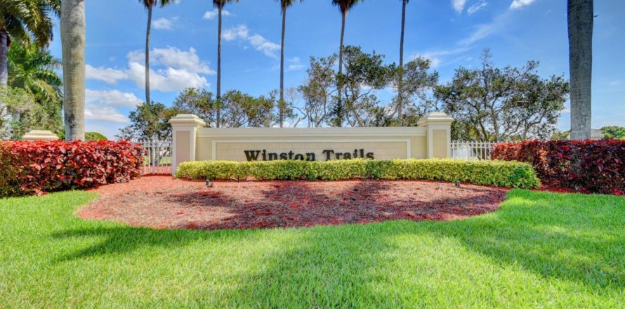 House in Lake Worth, Florida 3 bedrooms, 177.35 sq.m. № 1074895
