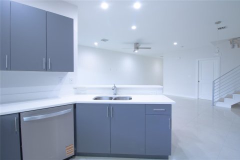 Touwnhouse à vendre à Fort Lauderdale, Floride: 3 chambres, 177.54 m2 № 2439176 - photo 5