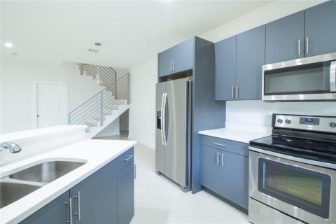Touwnhouse à vendre à Fort Lauderdale, Floride: 3 chambres, 177.54 m2 № 2439176 - photo 4