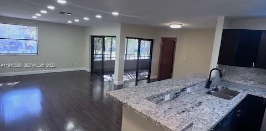 Condominio en Miami, Florida, 3 dormitorios  № 2003050