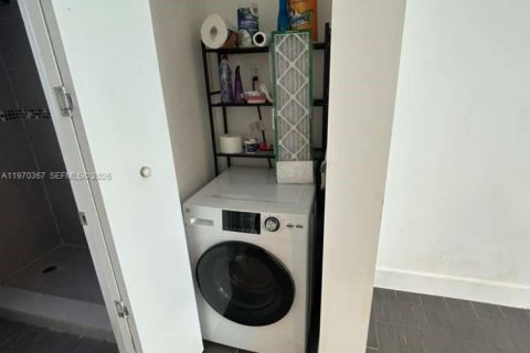 Apartment in Miami Beach, Florida 41.81 sq.m. № 2031077 - photo 6