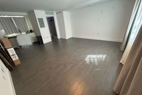 Apartment in Miami Beach, Florida 41.81 sq.m. № 2031077 - photo 10