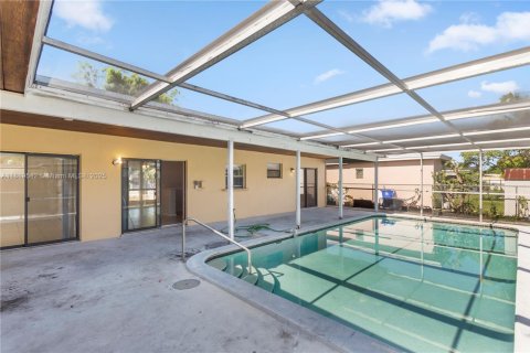 House in Miramar, Florida 3 bedrooms, 139.54 sq.m. № 1804501 - photo 14