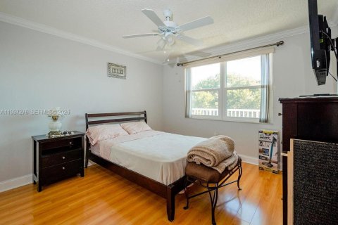 Condo in Sunrise, Florida, 2 bedrooms № 2089369 - photo 15