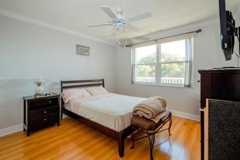 Condo in Sunrise, Florida, 2 bedrooms № 2089369 - photo 14