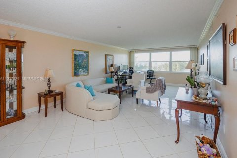 Condo in Sunrise, Florida, 2 bedrooms № 2089369 - photo 22