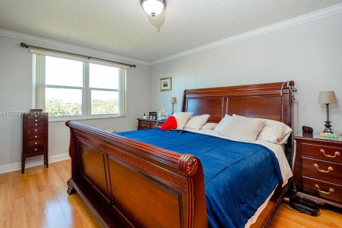 Condo in Sunrise, Florida, 2 bedrooms № 2089369 - photo 25