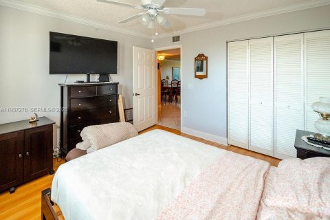 Condo in Sunrise, Florida, 2 bedrooms № 2089369 - photo 12