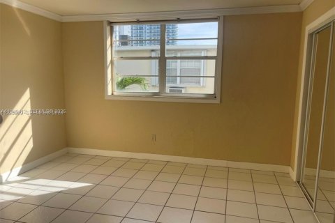 Copropriété à louer à North Bay Village, Floride: 1 chambre, 64.57 m2 № 1998293 - photo 3