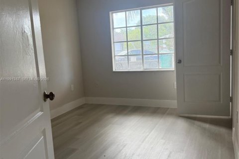 Casa en venta en Florida City, Florida, 4 dormitorios, 129.6 m2 № 2057601 - foto 8