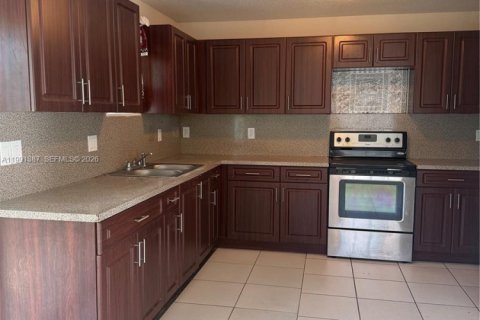 Casa en venta en Florida City, Florida, 4 dormitorios, 129.6 m2 № 2057601 - foto 4