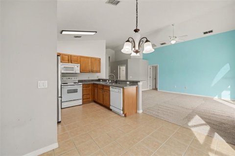 Villa ou maison à vendre à Davenport, Floride: 3 chambres, 130.81 m2 № 2405139 - photo 10