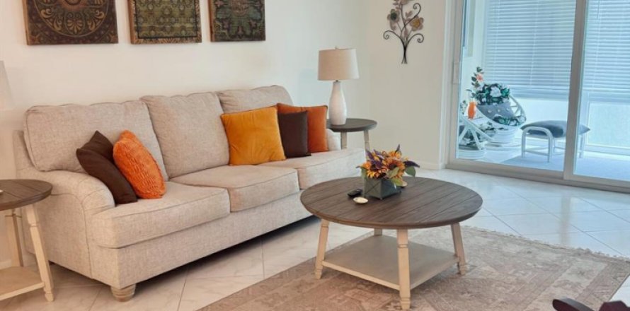 Condo à Stuart, Floride, 2 chambres  № 2147162