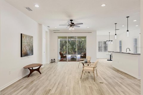 House in Sarasota, Florida 4 bedrooms, 206.43 sq.m. № 1873137 - photo 3