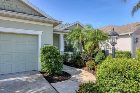 House in Sarasota, Florida 4 bedrooms, 206.43 sq.m. № 1873137 - photo 18