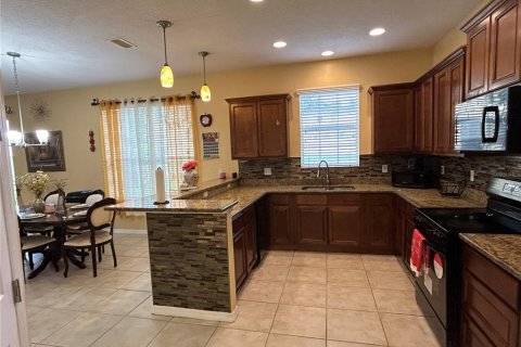 House in Eustis, Florida 3 bedrooms, 165.18 sq.m. № 1870984 - photo 12