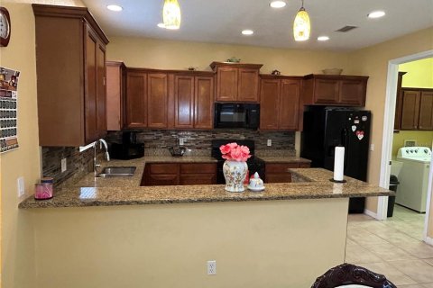 House in Eustis, Florida 3 bedrooms, 165.18 sq.m. № 1870984 - photo 8
