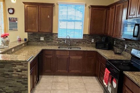House in Eustis, Florida 3 bedrooms, 165.18 sq.m. № 1870984 - photo 9