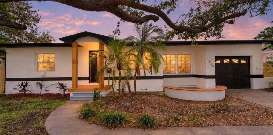 Villa ou maison à Saint Petersburg, Floride 3 chambres, 136.19 m2 № 2426042