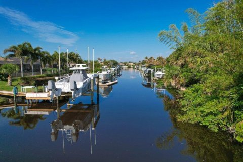 Casa en venta en Stuart, Florida, 4 dormitorios, 238.57 m2 № 2077677 - foto 9