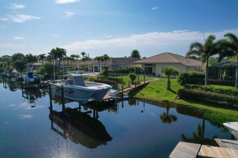Casa en venta en Stuart, Florida, 4 dormitorios, 238.57 m2 № 2077677 - foto 2