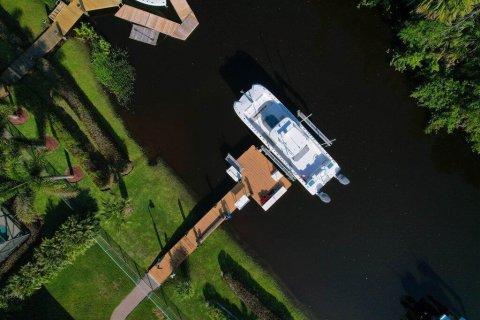 Casa en venta en Stuart, Florida, 4 dormitorios, 238.57 m2 № 2077677 - foto 3