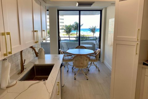 Copropriété à louer à South Palm Beach, Floride: 2 chambres, 128.21 m2 № 2390600 - photo 9