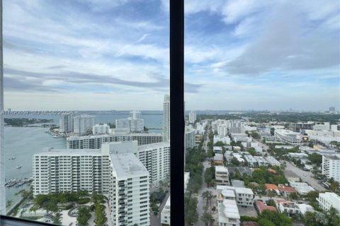 Condo in Miami Beach, Florida, 2 bedrooms № 2035336 - photo 9