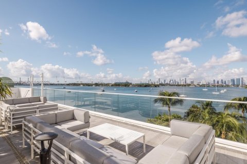 Condo in Miami Beach, Florida, 2 bedrooms № 2035336 - photo 27