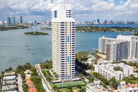 Condo in Miami Beach, Florida, 2 bedrooms № 2035336 - photo 30