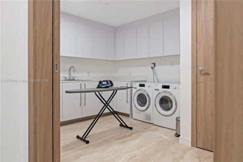 Condo in Bay Harbor Islands, Florida, 3 bedrooms  № 1867969 - photo 16