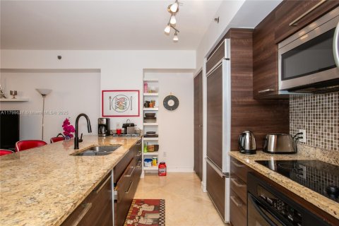 Condo in Hallandale Beach, Florida, 1 bedroom  № 1888738 - photo 6