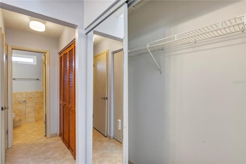 Condo in Orlando, Florida, 3 bedrooms  № 1717499 - photo 20