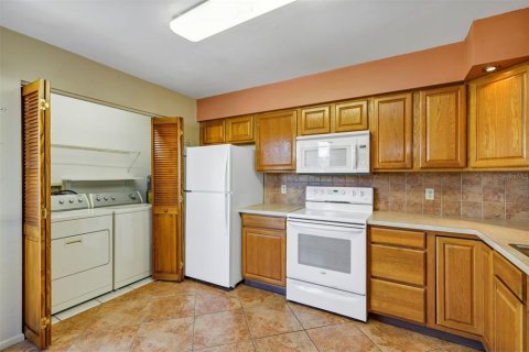 Condo in Orlando, Florida, 3 bedrooms  № 1717499 - photo 8
